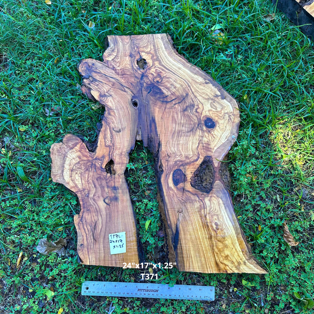 24"x17"x1.25" T371