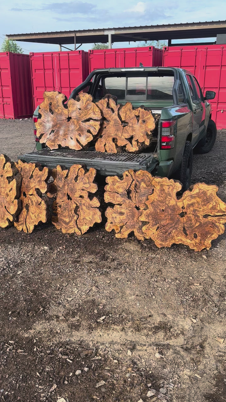 33"x27"x2.25" T307